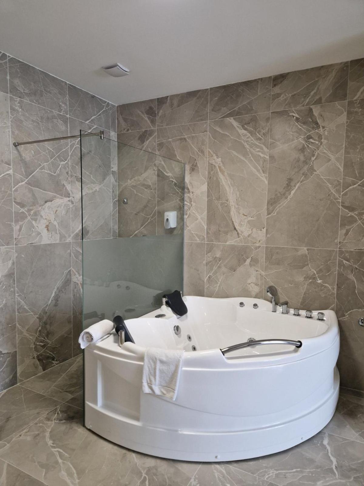 Garni Hotel Mediteraneo Novi Sad Exteriér fotografie